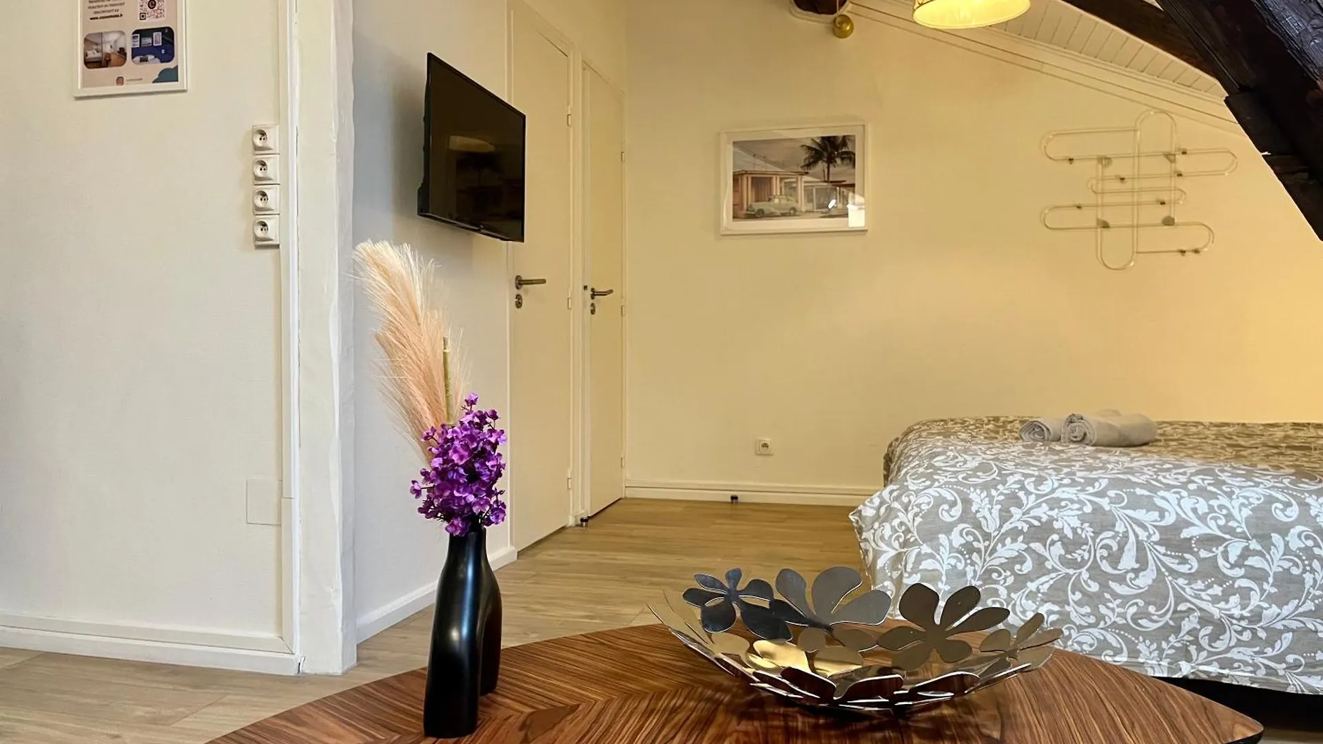Suite Polka Lyon 0*,  France